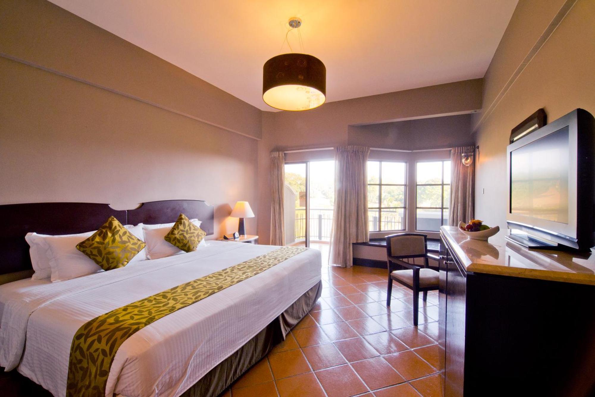 Deluxe King Room,631353153:JPEG